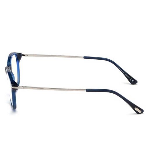 rama ochelari TOM FORD FT5553 F090 fac parte din noua colecție Tom Ford realizată cu atenție pentru bărbați. Acest model elegant cu rame întregi reflectă cele mai noi trenduri moderne de ochelari și forma pătrată face ca produsul să fie cea mai bună alegere pentru fețele rotunde, ovale și în formă de inimă.